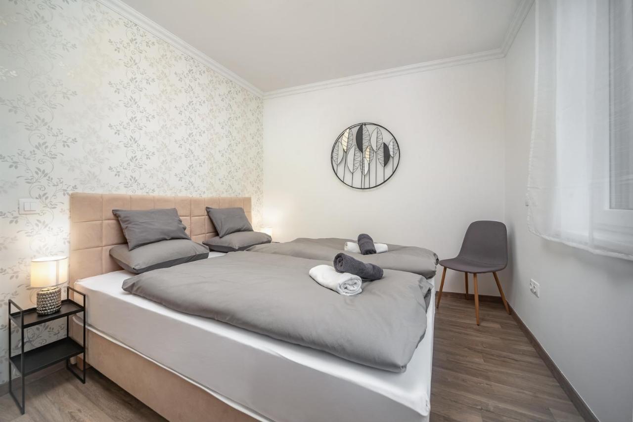Grace Pine Apartment 3 Budapest Exterior foto